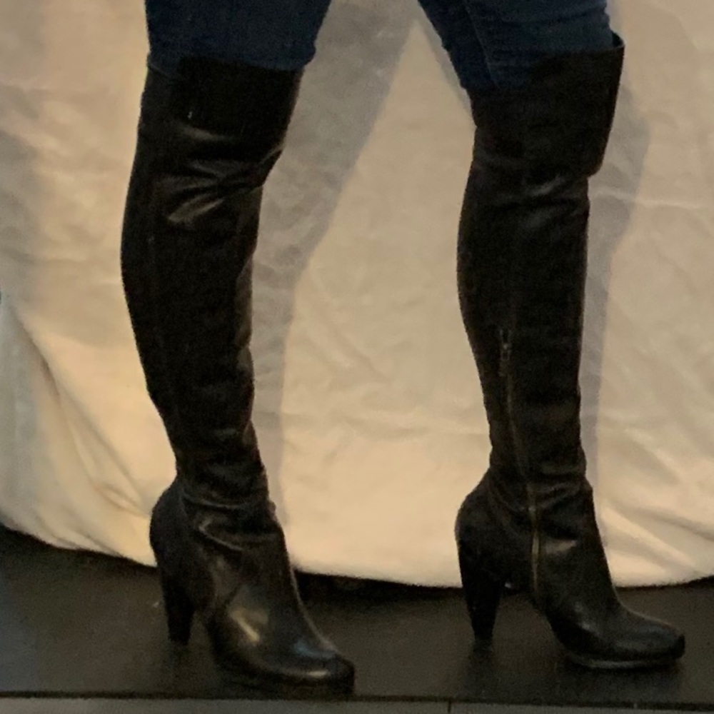 Frye Mikaela stretch high boot 8.5